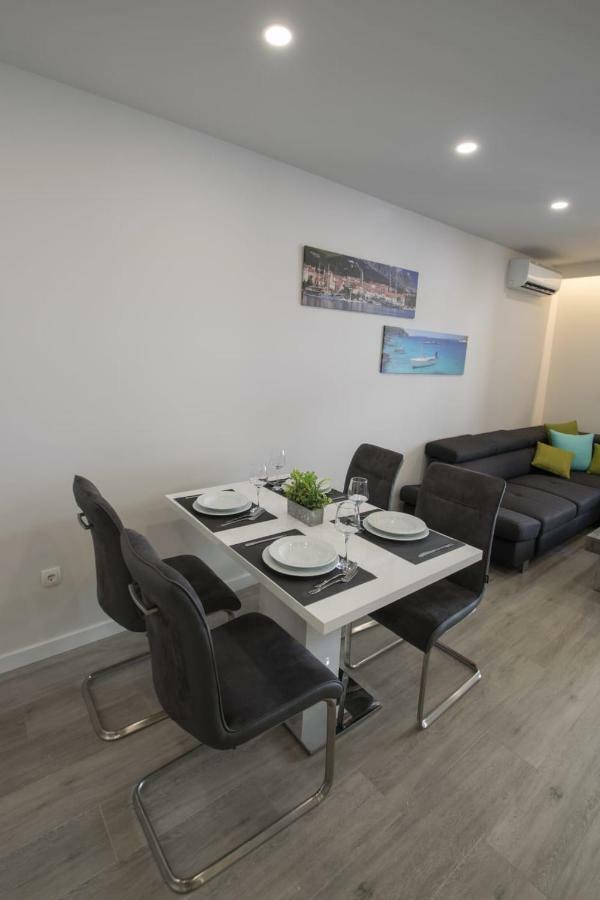 Lux Apartman Antonija Makarska Buitenkant foto